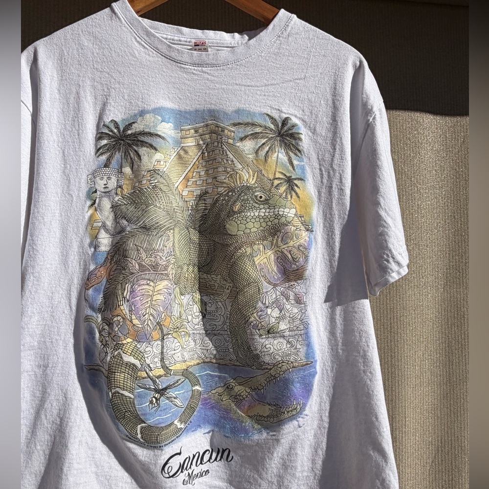 Aztec Azteca Nature Themed Solar Magic Sun Changing Color Graphic Tourist Tshirt